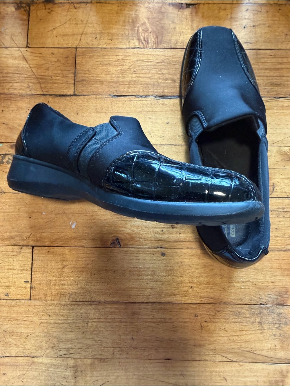 Women’s Clarks Black Croc Patent Slip-On Loafers Comfort Shoes Women’s Size 6.5